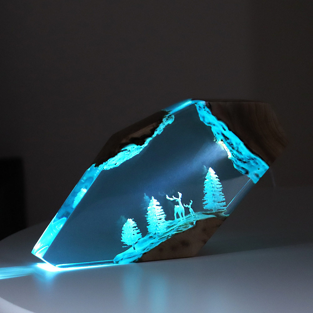 Art Craft Home - งานศิลปะตั้งโต๊ะรูปกวางนางฟ้าในป่า ของตกแต่งเรืองแสงแบบสั่งทำพิเศษ รูปเรือจม ปลาหมึก วัสดุไม้เนื้อแข็งและเรซิ่น ของตกแต่งบ้าน